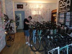 Bartek w pracy w firmie Passion Bike